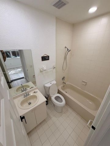 1432 SE 25th Avenue, Homestead, FL 33035