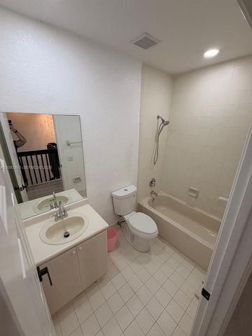 1432 SE 25th Avenue, Homestead, FL 33035