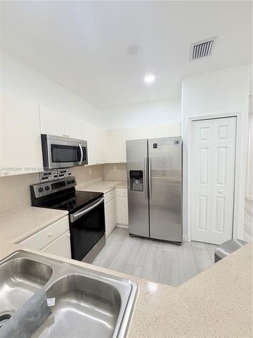 1432 SE 25th Avenue, Homestead, FL 33035