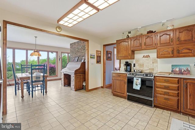2045 ADAMS RD, East Greenville, PA 18041