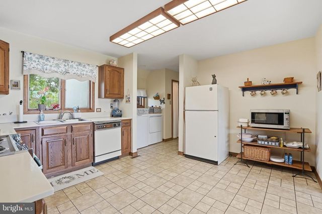 2045 ADAMS RD, East Greenville, PA 18041