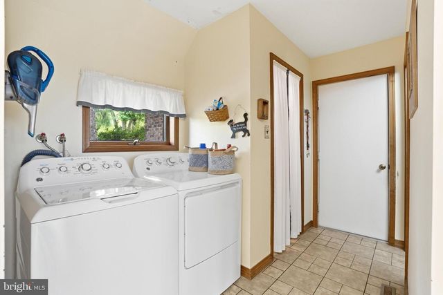 2045 ADAMS RD, East Greenville, PA 18041