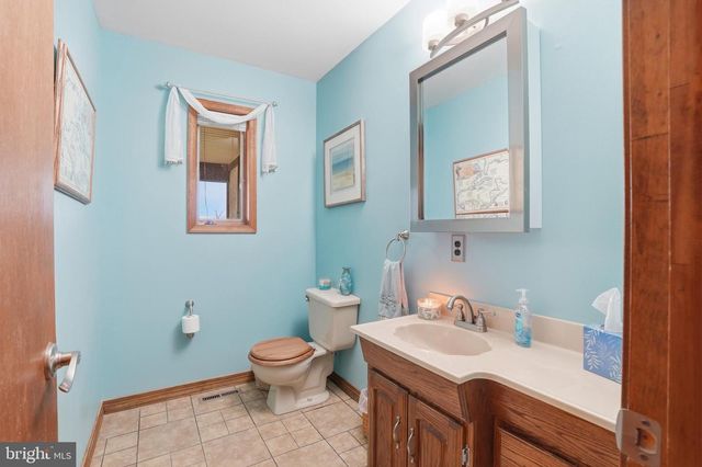 2045 ADAMS RD, East Greenville, PA 18041