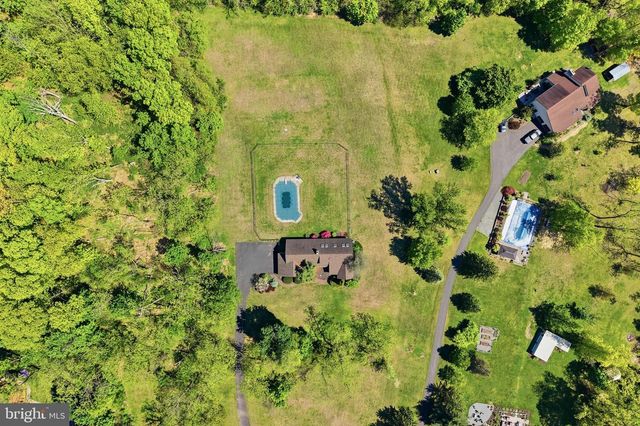 2045 ADAMS RD, East Greenville, PA 18041