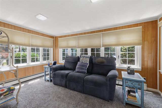 1 Beech Court, Malverne, NY 11565