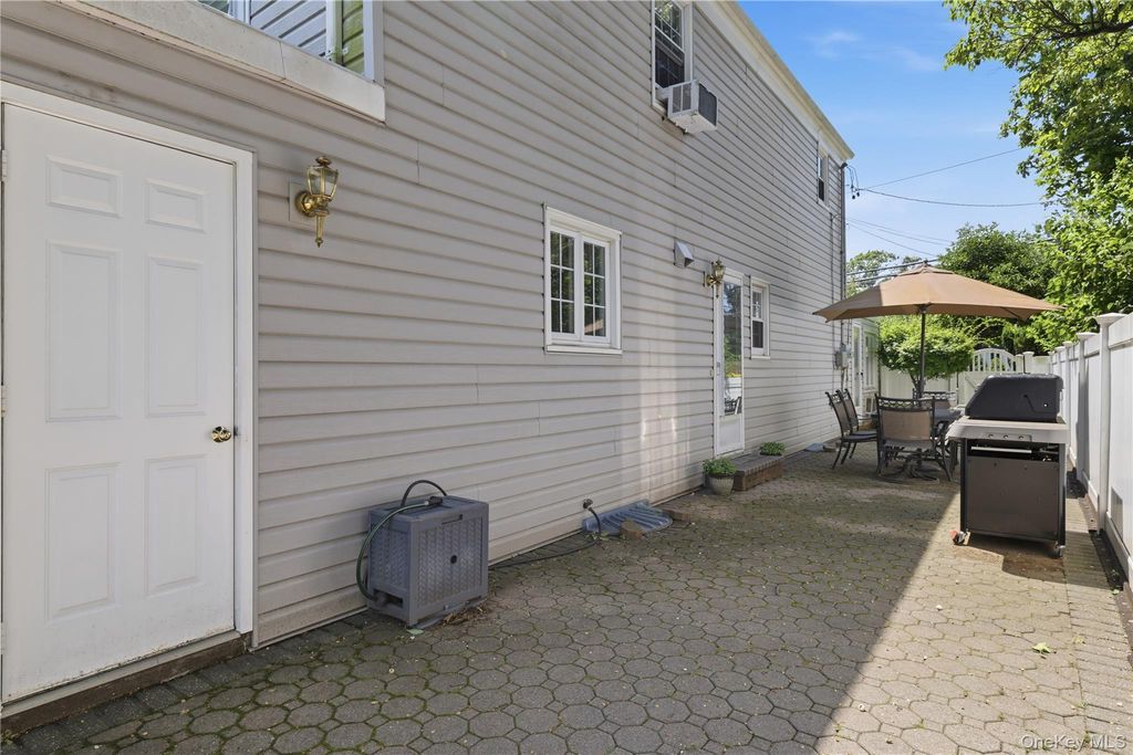 1 Beech Court, Malverne, NY 11565 — photo 3