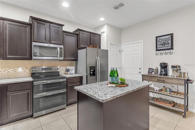 3046 ALESSA LOOP, Apopka, FL 32703