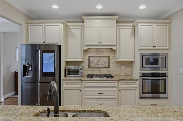 6171 Olde Fields Way, Pfafftown, NC 27040
