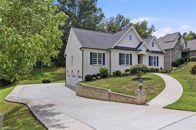 6171 Olde Fields Way, Pfafftown, NC 27040