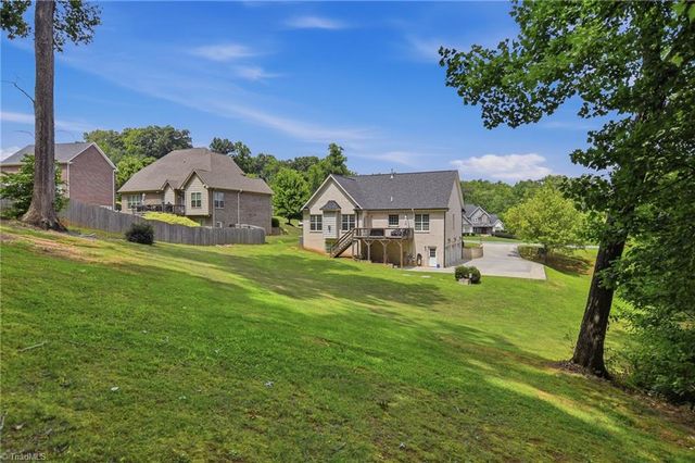 6171 Olde Fields Way, Pfafftown, NC 27040