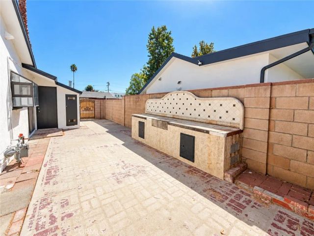 7919 Lasaine Avenue, Northridge, CA 91325
