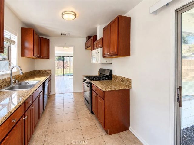 7919 Lasaine Avenue, Northridge, CA 91325