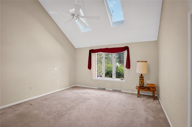 103 Village Dr, Cranberry Twp, PA 16066