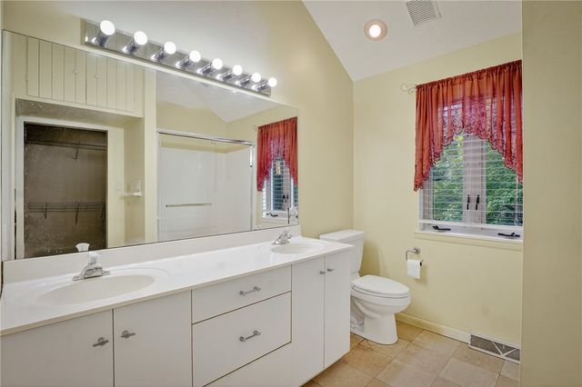 103 Village Dr, Cranberry Twp, PA 16066