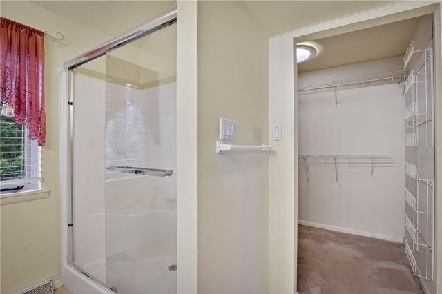 103 Village Dr, Cranberry Twp, PA 16066