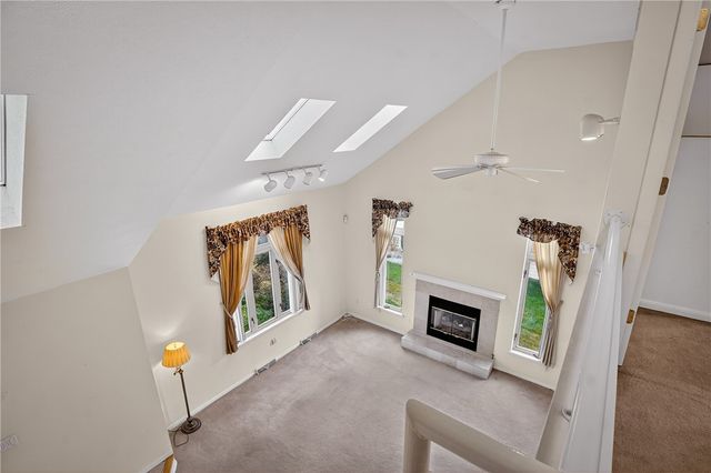 103 Village Dr, Cranberry Twp, PA 16066