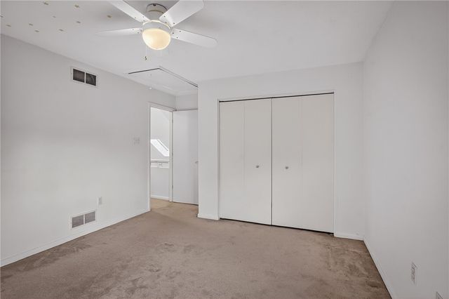 103 Village Dr, Cranberry Twp, PA 16066