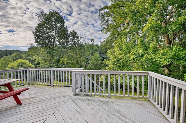 103 Village Dr, Cranberry Twp, PA 16066