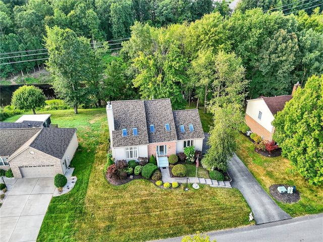 103 Village Dr, Cranberry Twp, PA 16066