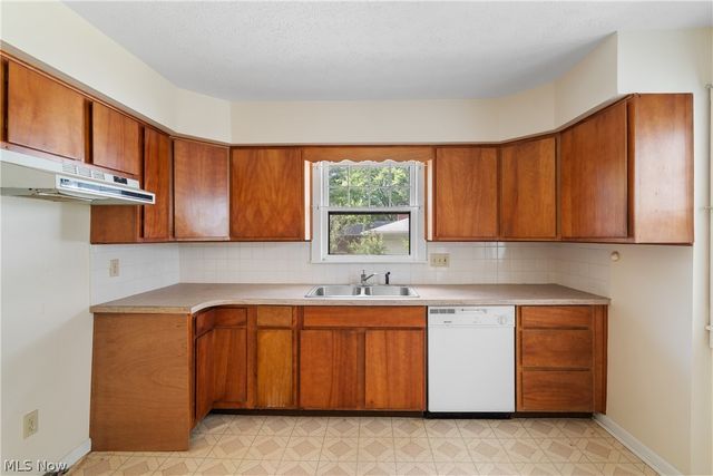 353 Southeast Avenue, Tallmadge, OH 44278