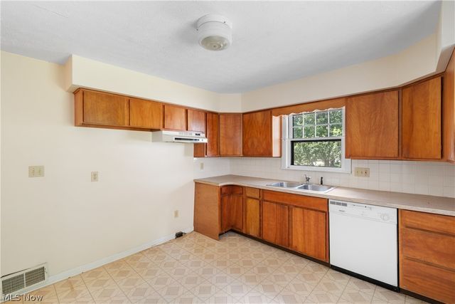 353 Southeast Avenue, Tallmadge, OH 44278