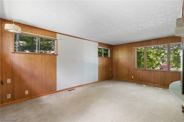 353 Southeast Avenue, Tallmadge, OH 44278
