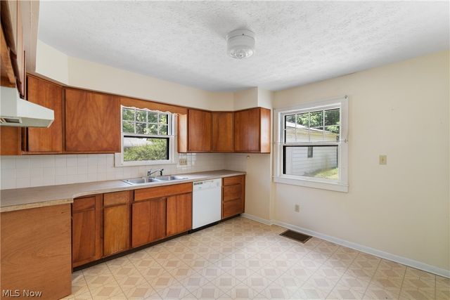 353 Southeast Avenue, Tallmadge, OH 44278