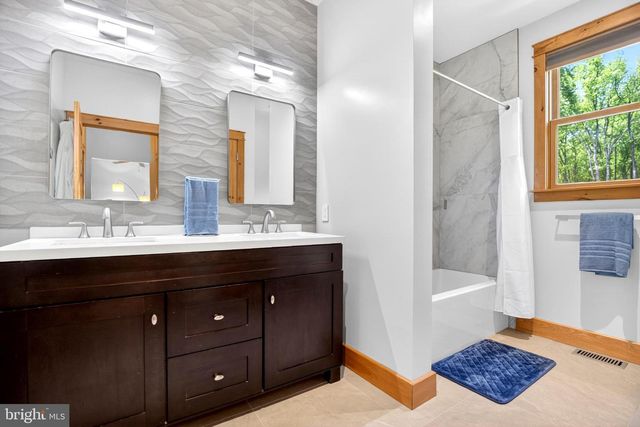 1712 ARK RD, Hainesport, NJ 08036