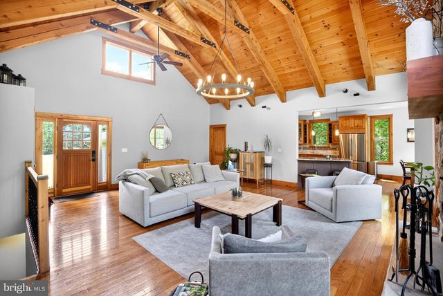 1712 ARK RD, Hainesport, NJ 08036