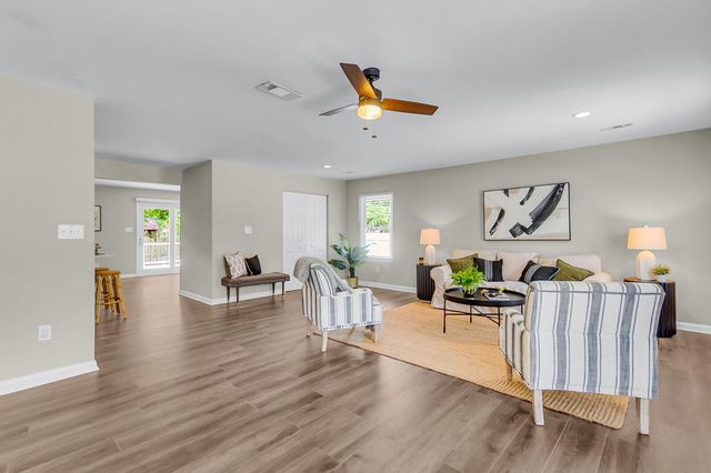 1668 Mepkin Road, Charleston, SC 29407