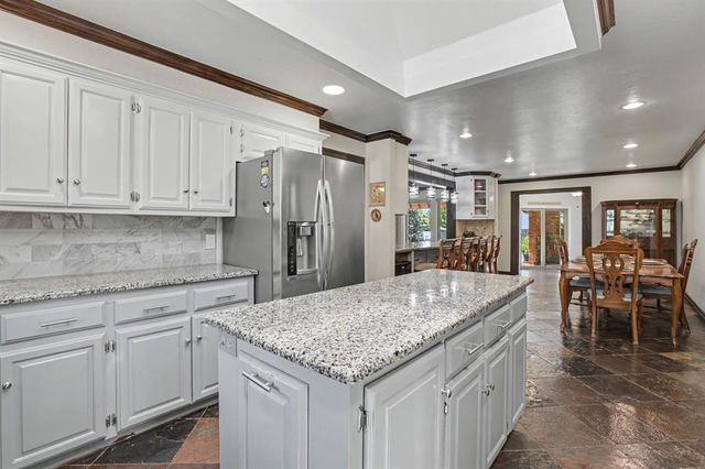 808 Glenridge Drive, Edmond, OK 73013