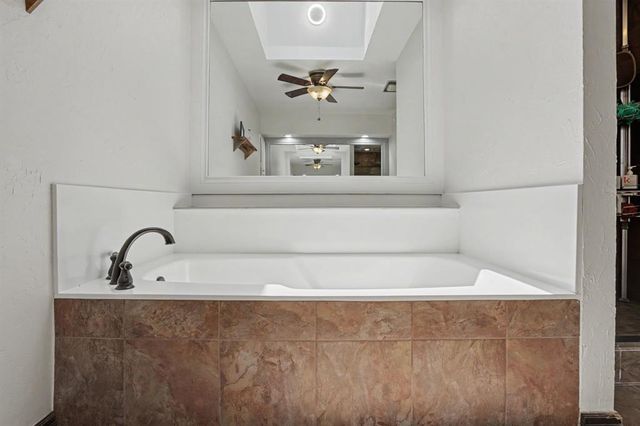 808 Glenridge Drive, Edmond, OK 73013