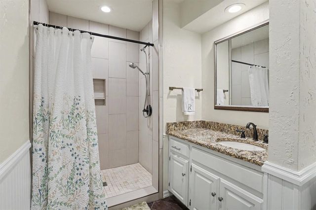 808 Glenridge Drive, Edmond, OK 73013
