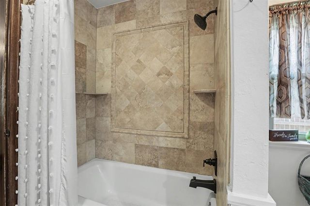 808 Glenridge Drive, Edmond, OK 73013