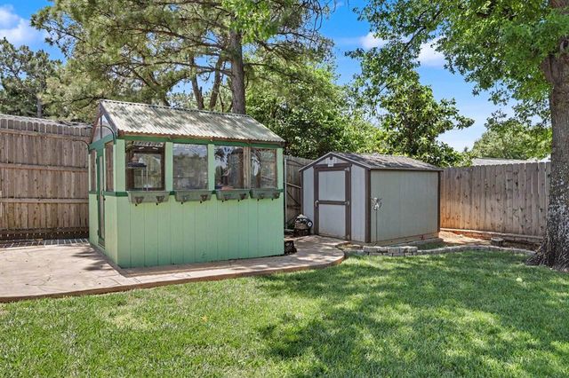 808 Glenridge Drive, Edmond, OK 73013