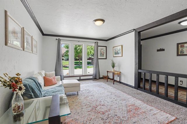 808 Glenridge Drive, Edmond, OK 73013