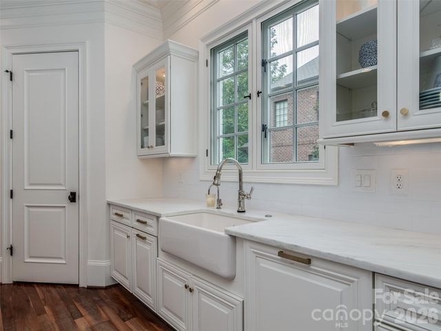 2508 Maybank Drive, Charlotte, NC 28211