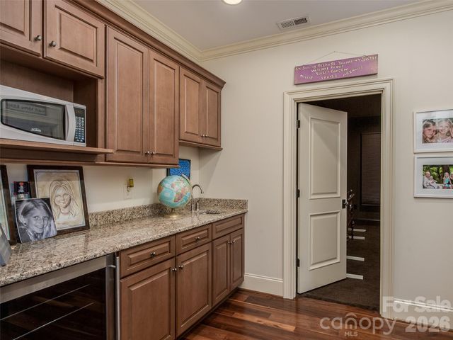 2508 Maybank Drive, Charlotte, NC 28211