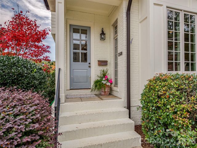 2508 Maybank Drive, Charlotte, NC 28211