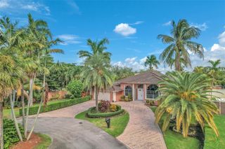 10485 NW 132nd Street, Hialeah Gardens, FL 33018