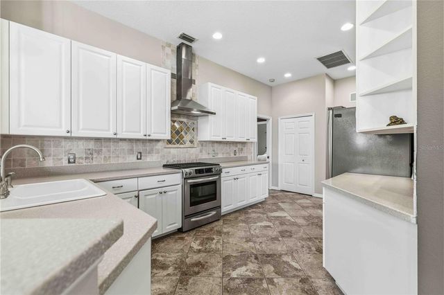 7714 ASHLEY CIRCLE, Bradenton, FL 34201