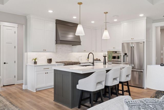 11301 Latrobe Lane N, Lake Elmo, MN 55042