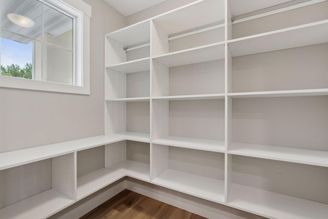 11301 Latrobe Lane N, Lake Elmo, MN 55042