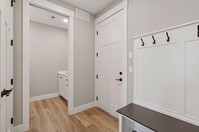 11301 Latrobe Lane N, Lake Elmo, MN 55042