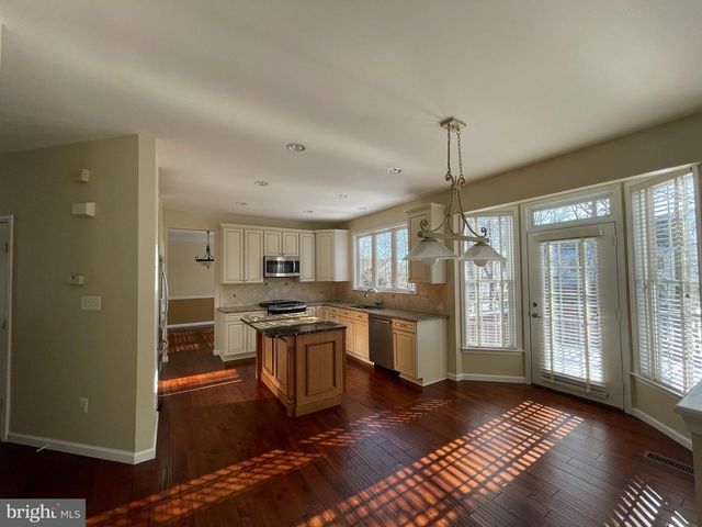 21330 MEADOW FIELD CT, Broadlands, VA 20148