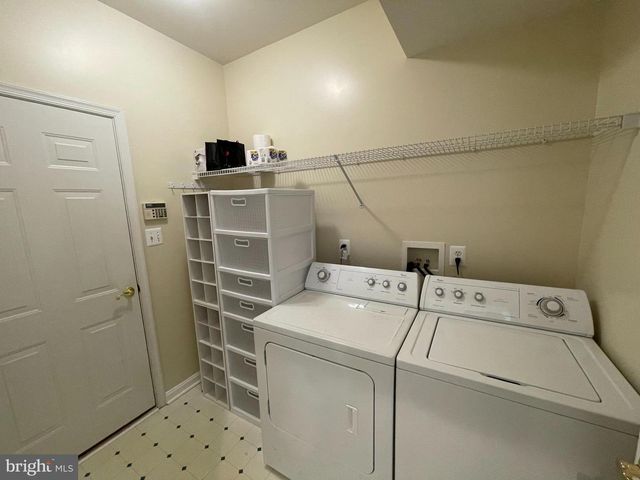 21330 MEADOW FIELD CT, Broadlands, VA 20148