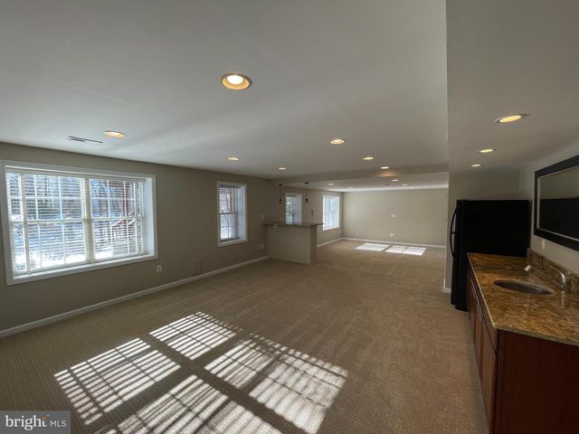 21330 MEADOW FIELD CT, Broadlands, VA 20148