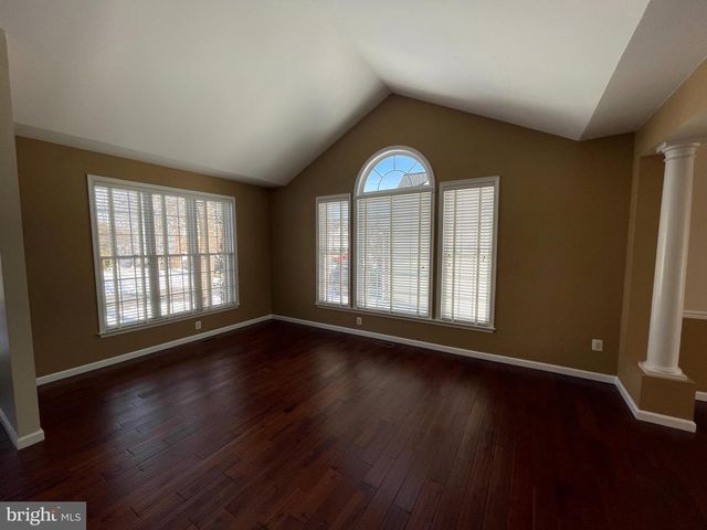 21330 MEADOW FIELD CT, Broadlands, VA 20148