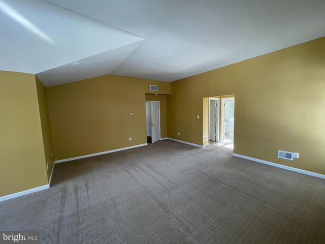 21330 MEADOW FIELD CT, Broadlands, VA 20148