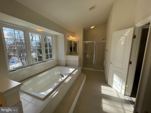 21330 MEADOW FIELD CT, Broadlands, VA 20148